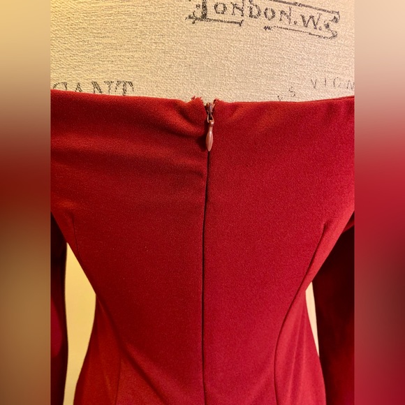 LN LULUS BURGUNDY FLATTERING BODYCON FIT DRESS. SQUARE NECKLINE, LONG SLEEVES, - Picture 7 of 13